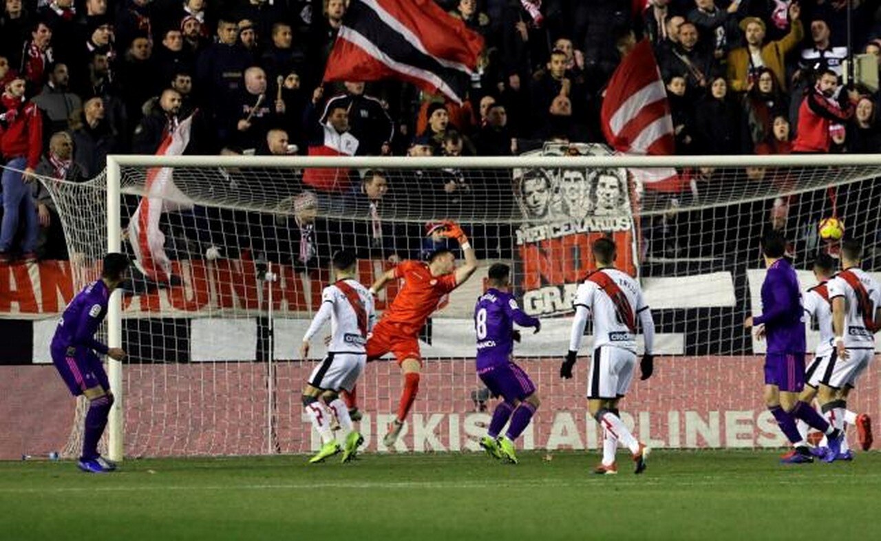 El mexicano marcó por primera vez en La Liga | EFE