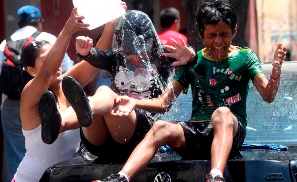 Detienen a 45 personas por desperdiciar agua el Sábado de Gloria