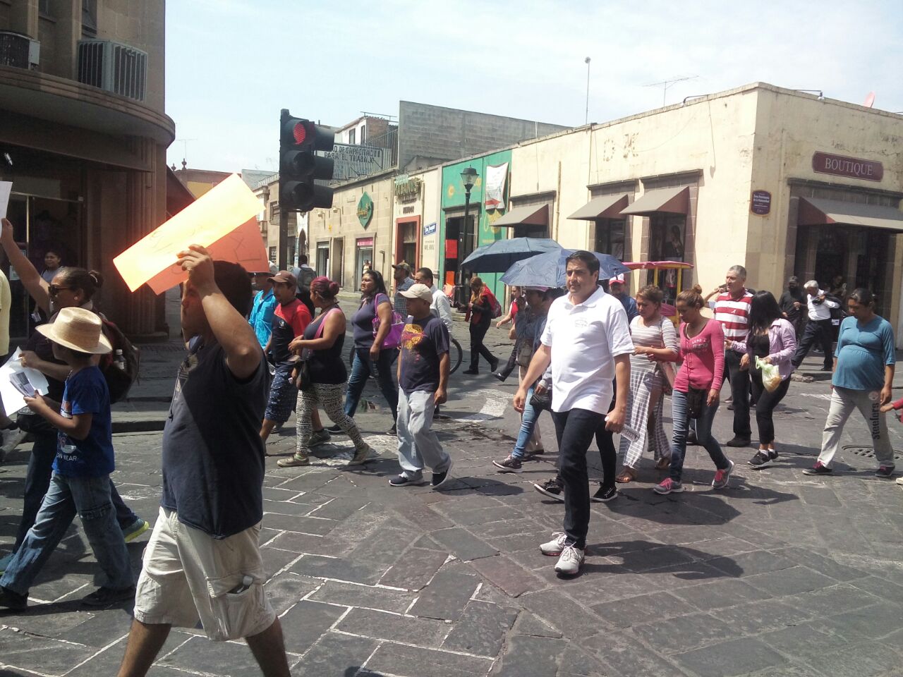 Romero Calzada encabeza manifestación contra obra del Saucito