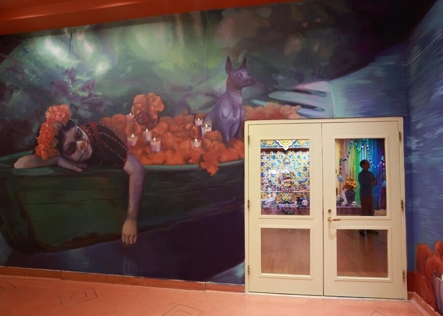 Con xoloescuincles monumentales, pintora potosina lleva a México hasta Chicago. Foto: Cortesía redes sociales Janin