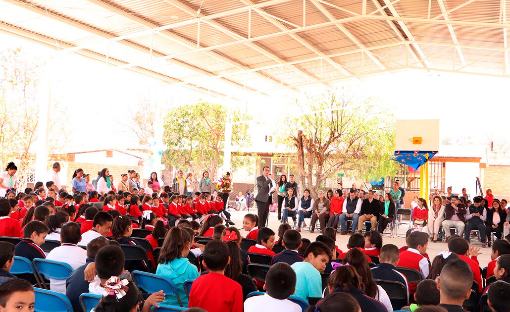 Entrega Xavier Nava techado de escuela en Tierra Blanca