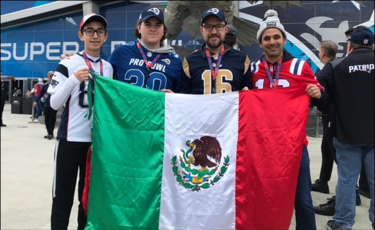  Seguridad del estadio del Super Bowl quería tirar a la basura una bandera de México