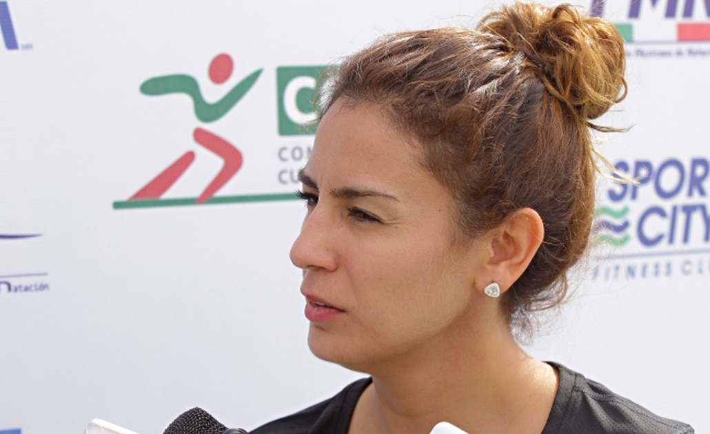 Presenta Paola Espinosa demanda por daño moral