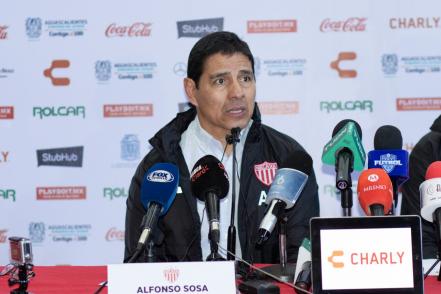 Presentan a Alfonso Sosa como director técnico de Necaxa 