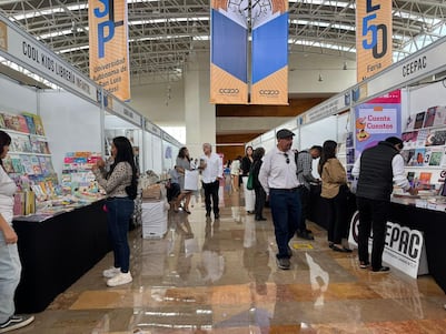 Celebra 50 años Feria Nacional del Libro de la UASLP; reúne a casi 60 editoriales