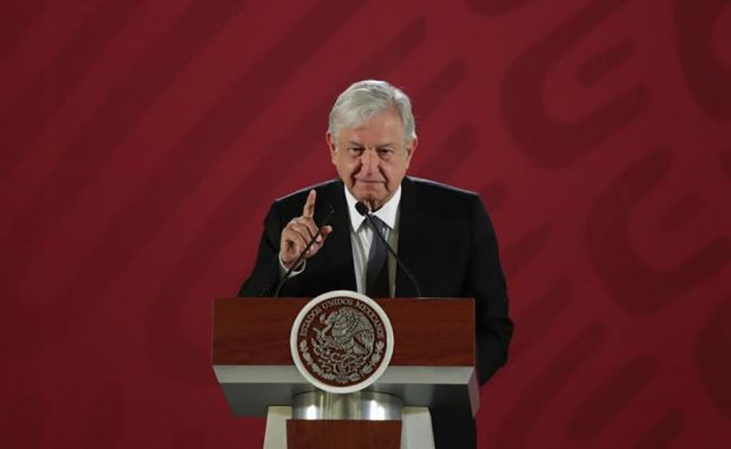 La economía se fortalecerá por estrategia contra huachicol, responde AMLO al Banxico