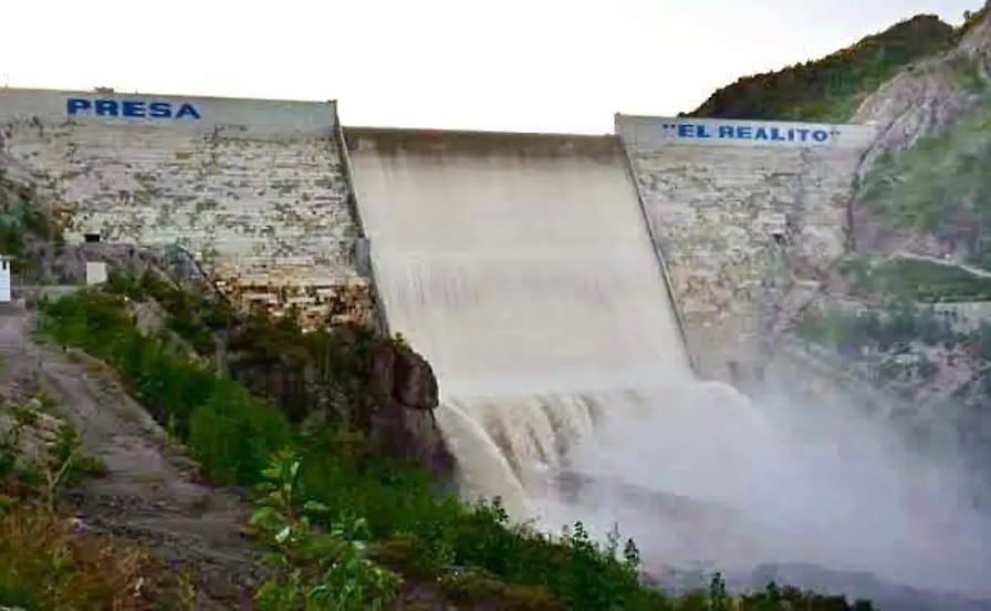 Galindo reconoce que repartir agua en pipas "es el peor escenario" ante fallas de El Realito