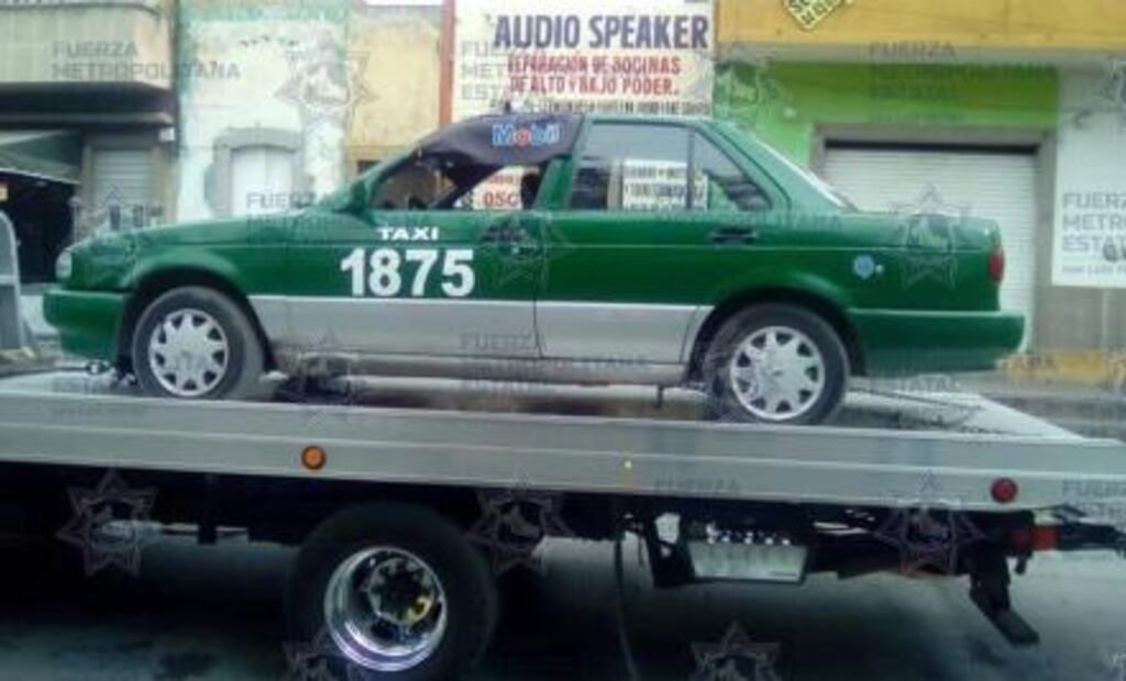 Roban caja fuerte, huyen en taxi y los detienen