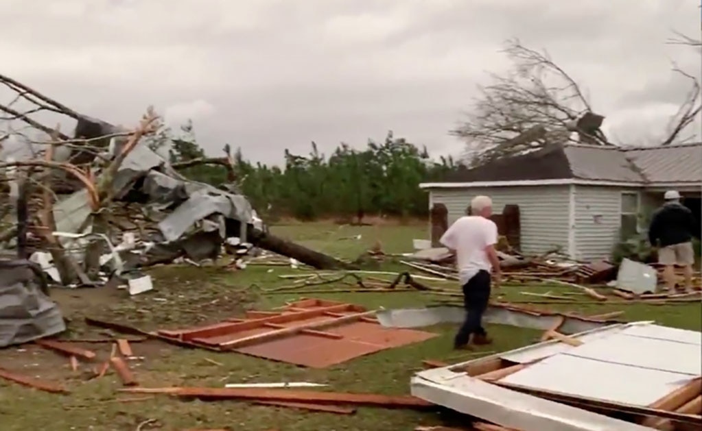 Tornado en Alabama mata a más de 20 personas