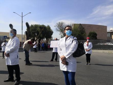 Se manifiestan médicos en SLP por falta de material e insumos para afrontar batalla contra Covid