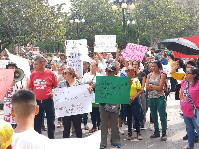 Con manifestación familias defienden anexos al estilo patrulla espiritual en SLP; “es por su bien”, aseguran . Foto: Samuel Estrada