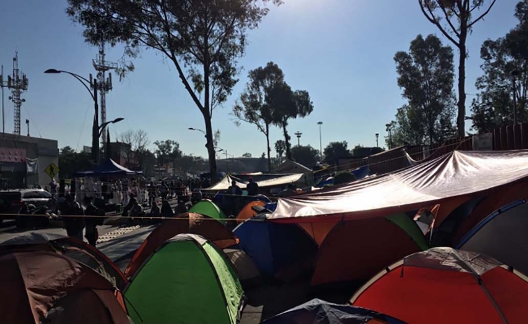 Mantiene CNTE bloqueo en San Lázaro; permiten acceso a diputados y empleados