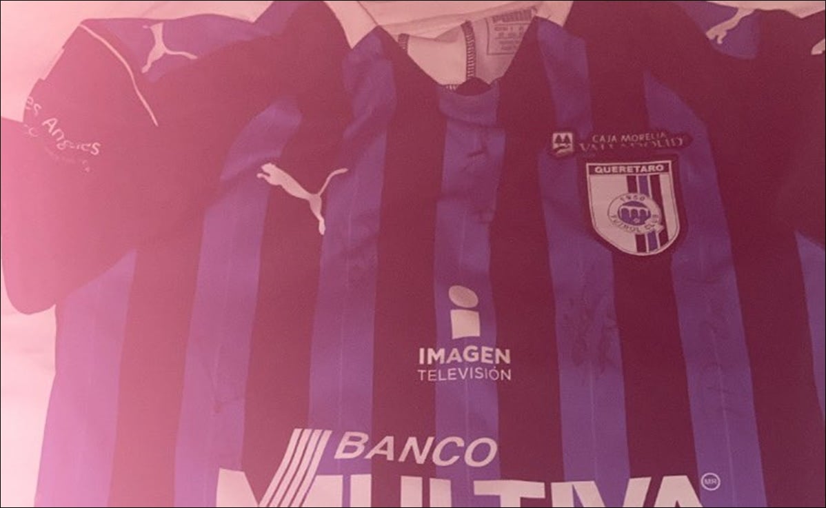 Niño regaló jersey autografiado a aficionada para salvarla y que pudiera salir del estadio