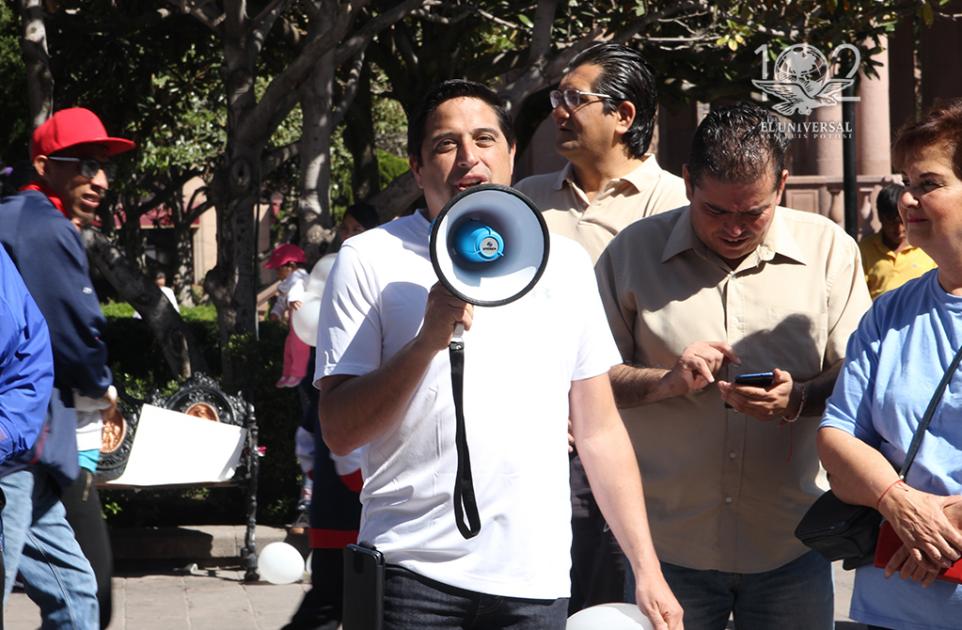 Calzada realiza marcha contra administración de Gallardo