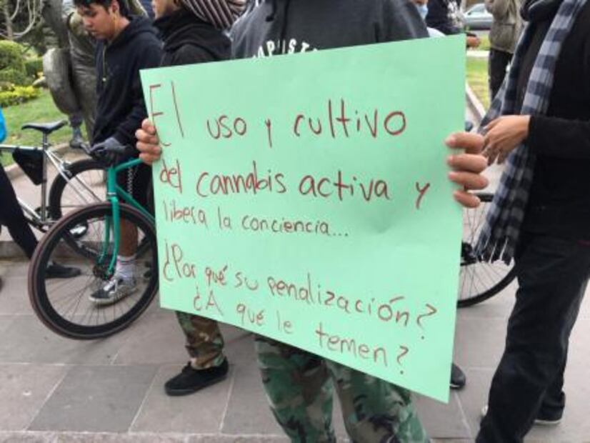 “Más 'María', menos policía”, así piden jóvenes potosinos legalizar la marihuana