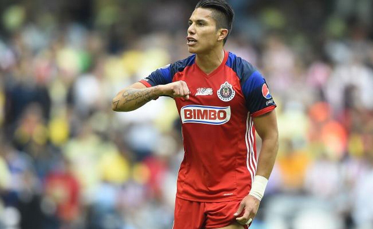 Carlos Salcedo regresaría a Chivas