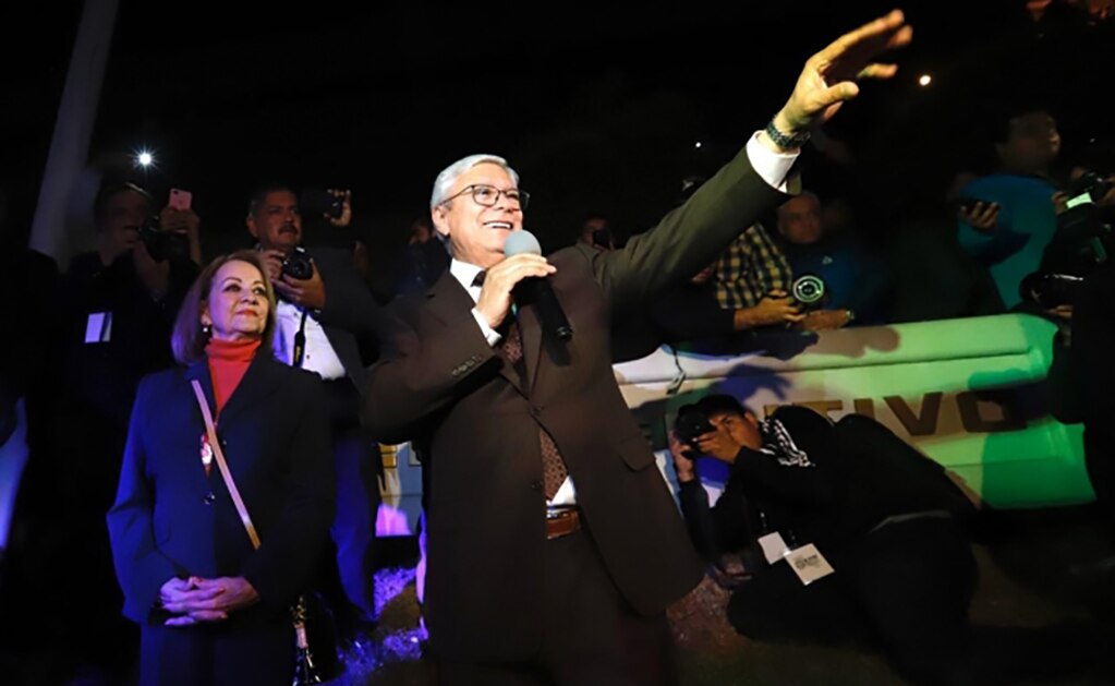 Dan posesión a Bonilla como gobernador de BC por cinco años