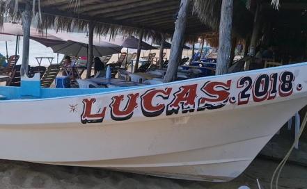 Se hunde embarcación con turistas en Mazunte, Costa de Oaxaca; una persona de SLP resultó herida
