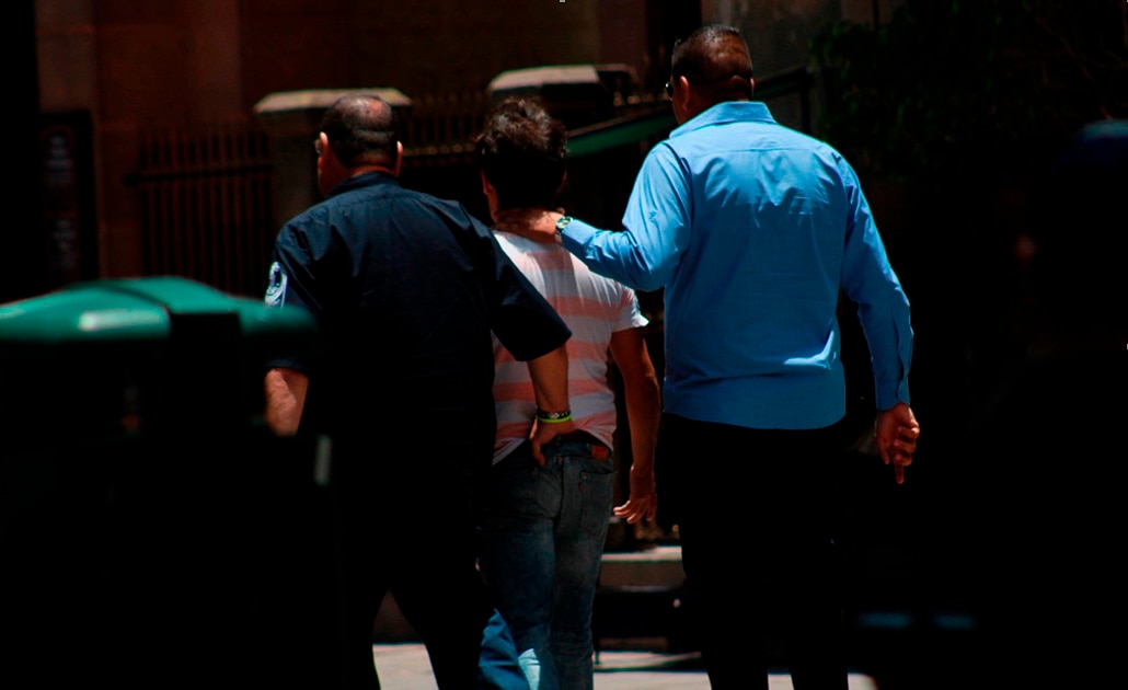 Aseguran a un hombre, portaba un cuchillo