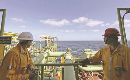 Petróleos Mexicanos alista recorte de hasta de 16 mil trabajadores