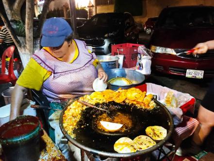 Los emblemáticos tacos rojos de Tequis, 63 años deleitando el paladar de los potosinos