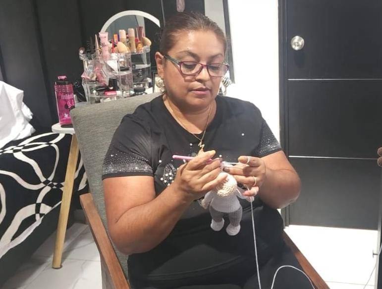Mayela es una potosina que inició su emprendimiento de amigurumis hace cuatro años. Foto: Xochiquetzal Rangel