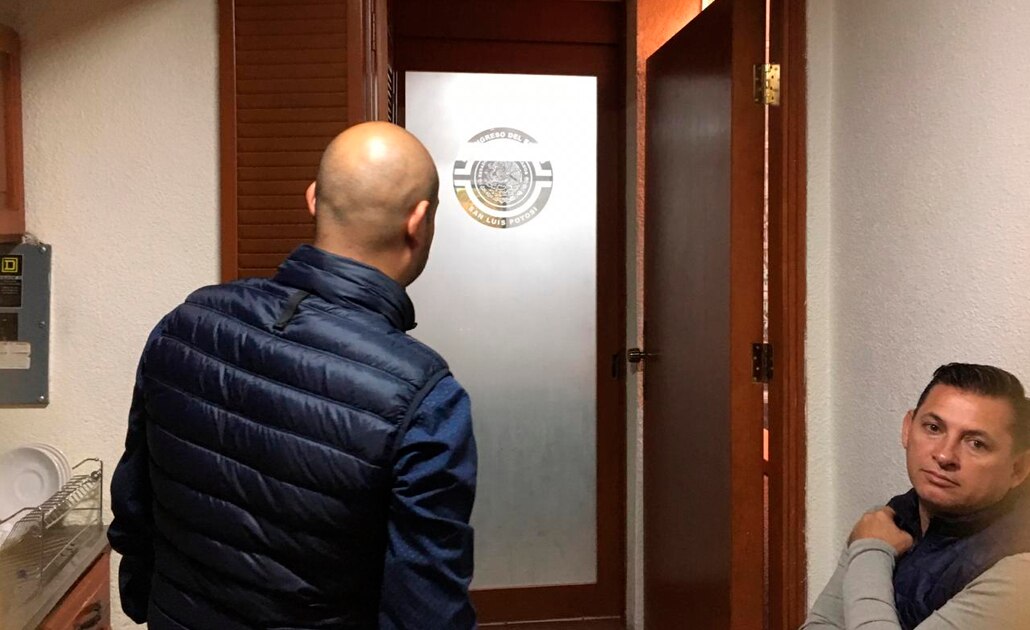 A puerta cerrada sesiona comisión de Hacienda del Estado