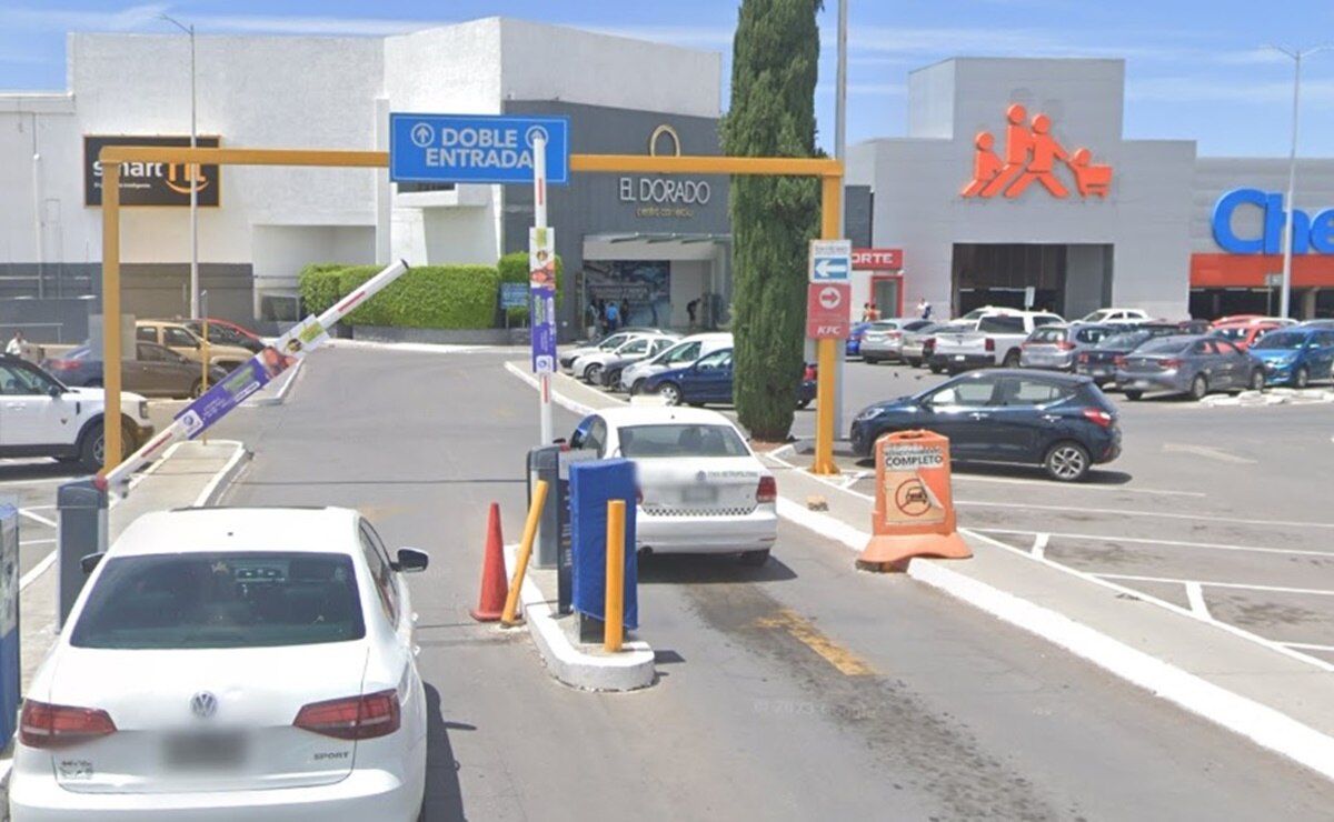 Cobro a estacionamientos en plazas comerciales de SLP. Foto: Google Maps