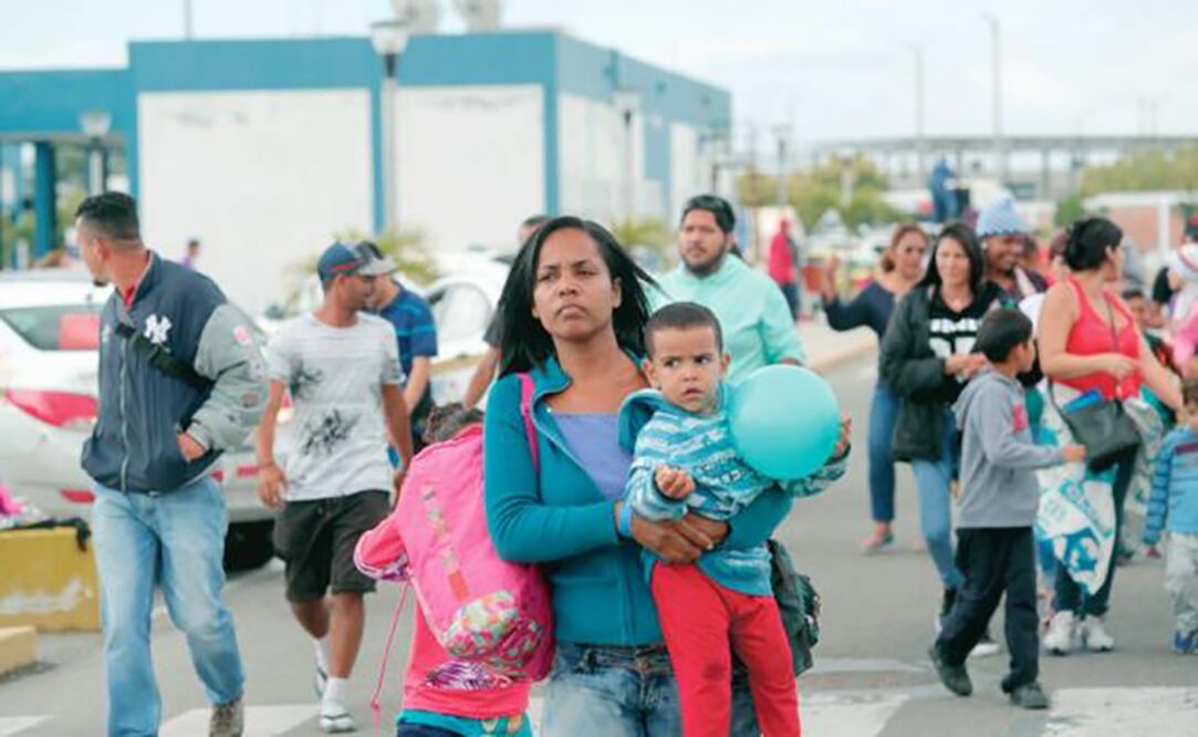 En un intento de detener el flujo de personas, las autoridades de ambos países impusieron el 24 de agosto el requisito del pasaporte, documento que es difícil de conseguir para los venezolanos (ERNESTO ARIAS. EFE)