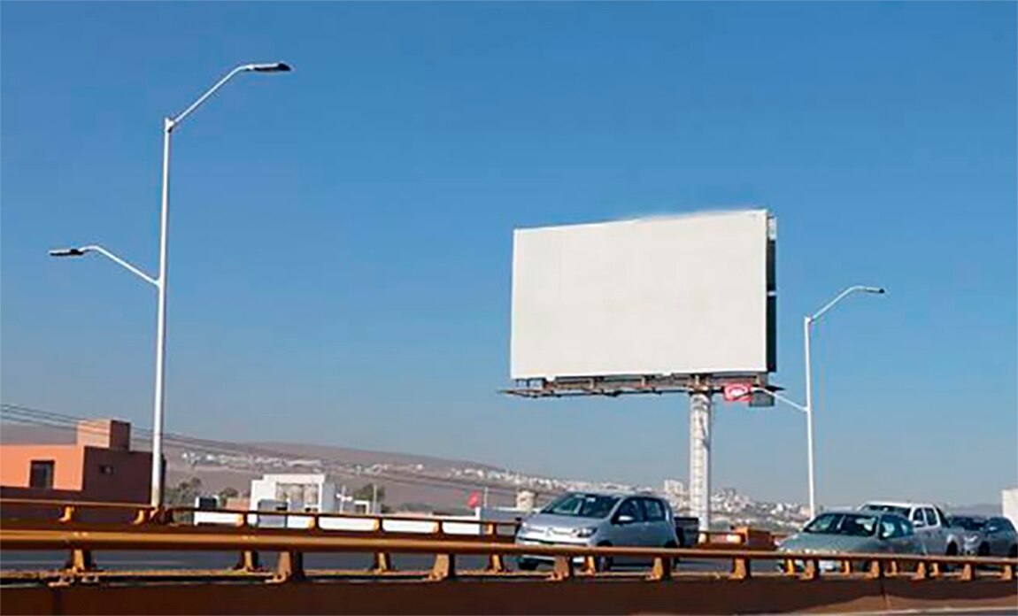 Comercio Municipal retira casi una tonelada de publicidad no autorizada