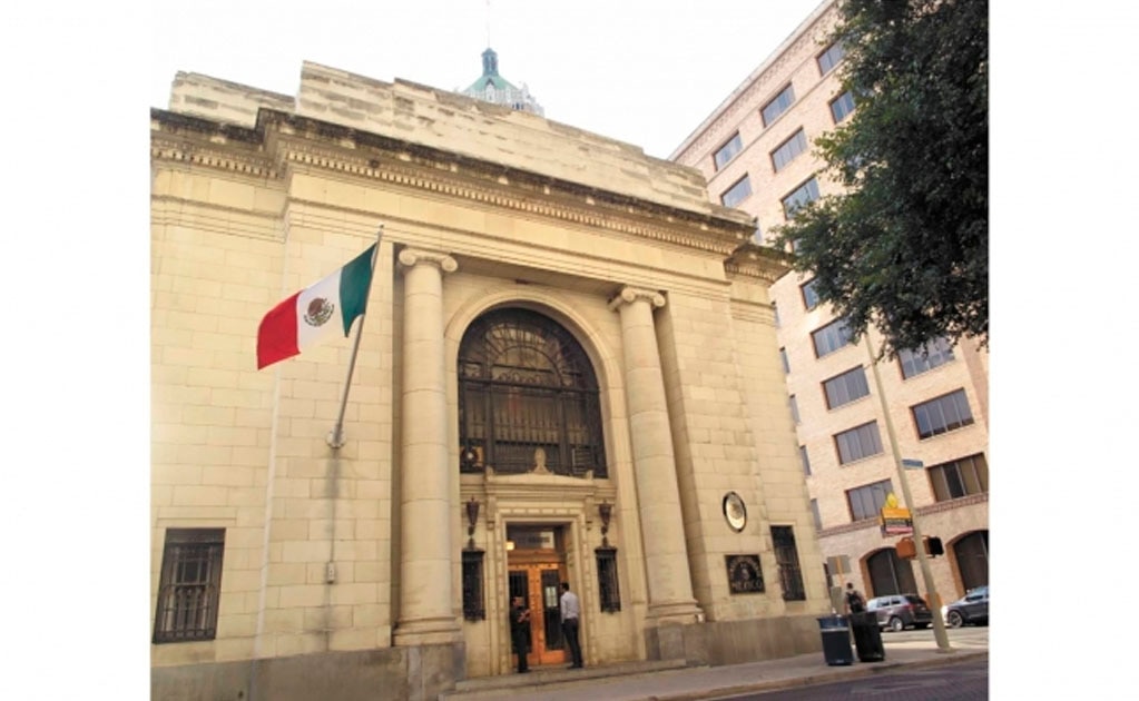 Toda información que generen los consulados de México en Estados Unidos, incluida la embajada, deberá cambiar el almacenamientos de datos. Foto/ARCHIVO EL UNIVERSAL
