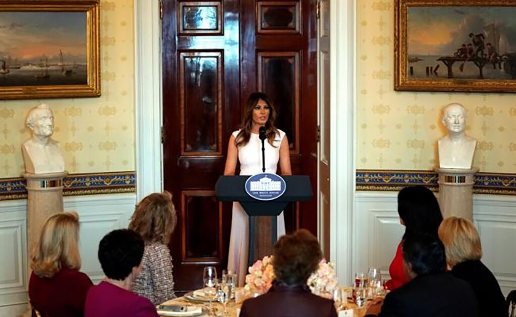 Melania Trump durante un discurso ante las esposas de los gobernadores de los estados del país (Foto: Reuters