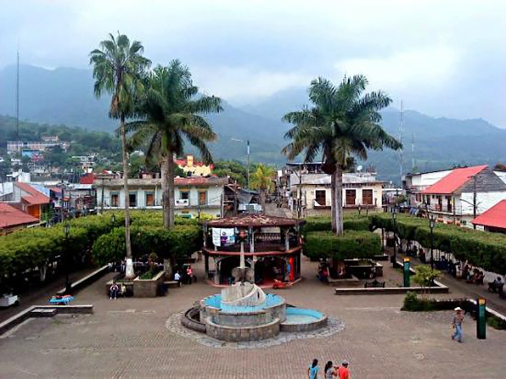 Reubican a ambulantes de Xilitla