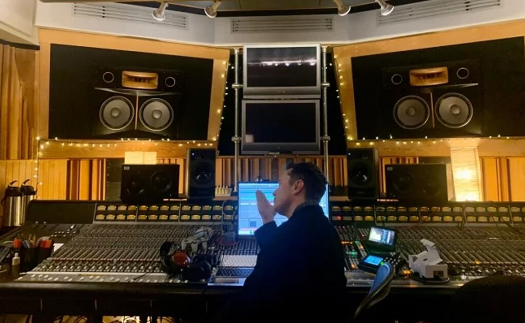 Elon Musk se vuelve cantante