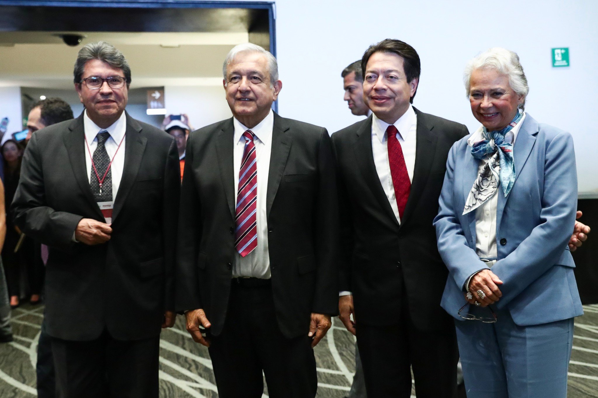 Los regaños de AMLO a legisladores federales de Morena