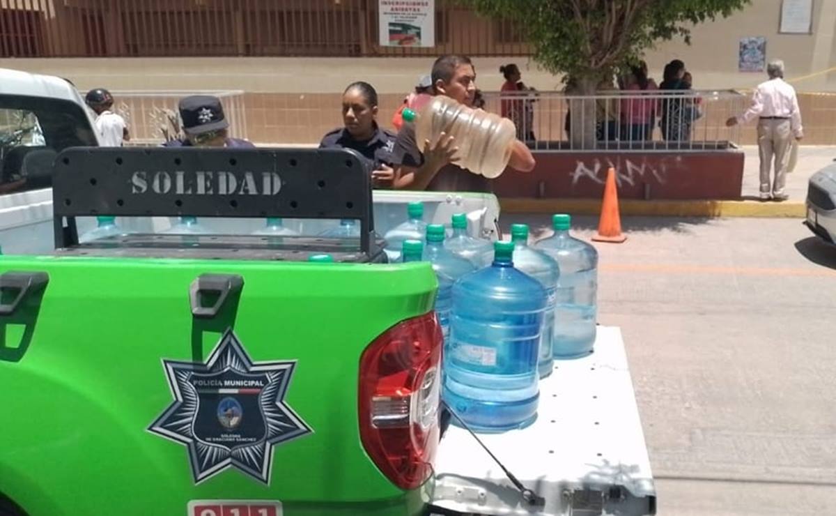 Reactivan distribución de garrafones y pipas de agua en escuelas de Soledad