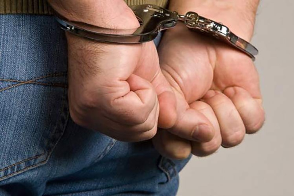 Joven es detenido por portación de arma de fuego