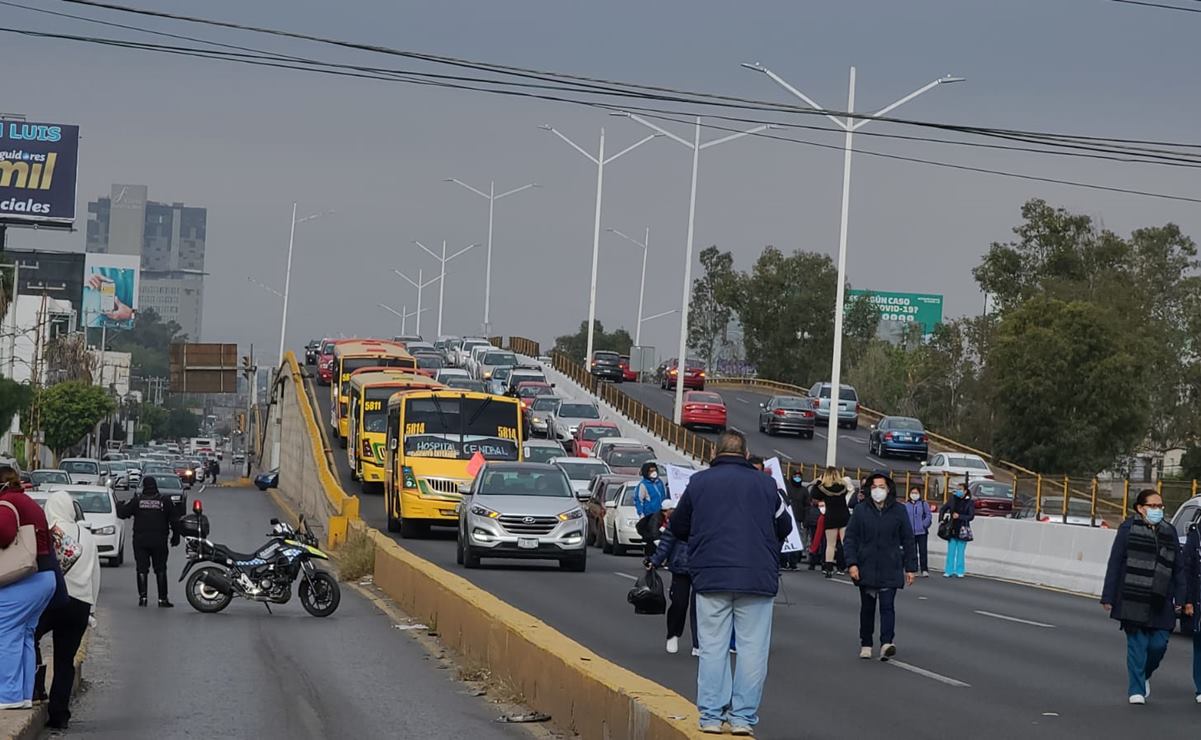 Personal del Hospital Central de SLP se manifiesta por falta de pagos 