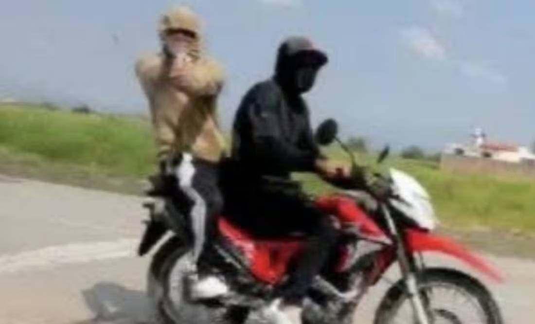 Imagen captada durante la transmisión en vivo de comerciante asesinado en Guanajuato (07/10/2025). Foto: Especial