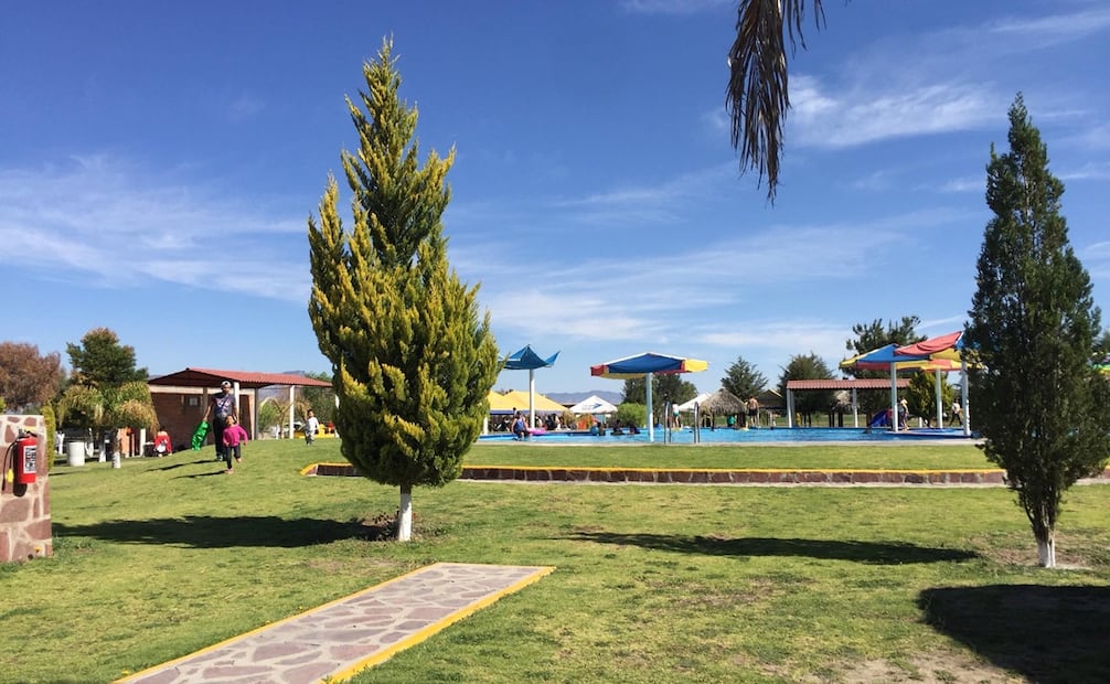 El centro recreativo cuenta con amplias zonas verdes para realizar diversas actividades al aire libre. Foto: Facebook@ElJardinDeSan Miguel