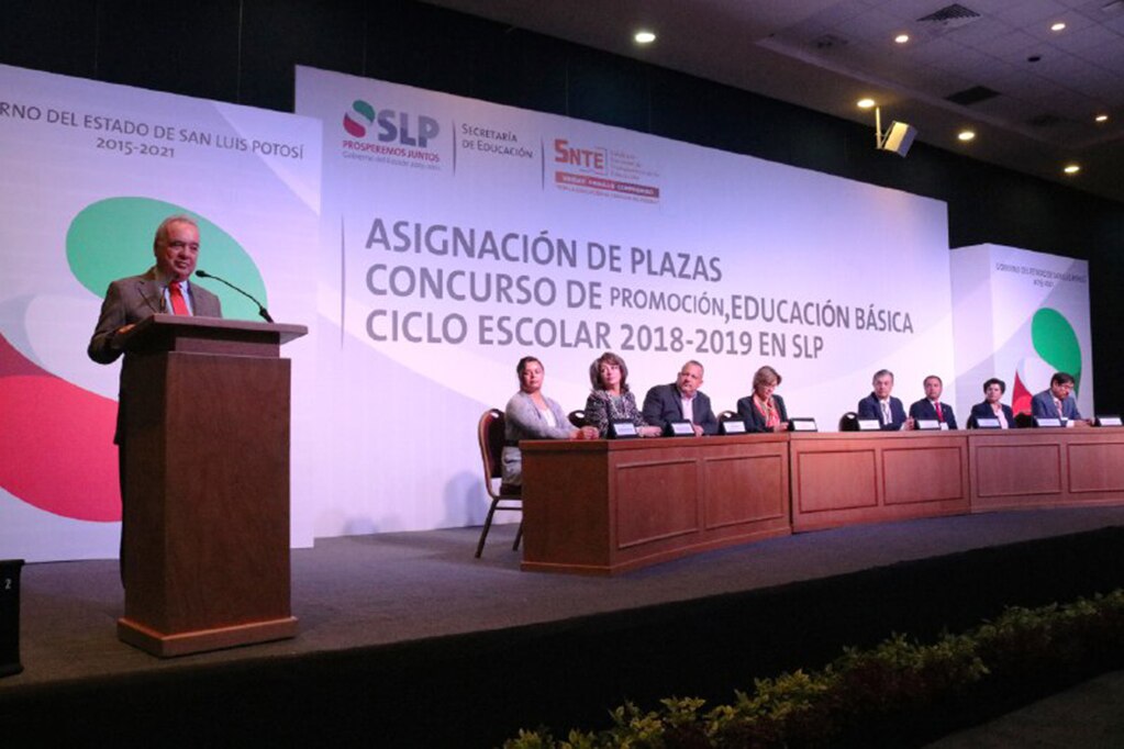 Asignan plazas docentes en educación básica y media superior