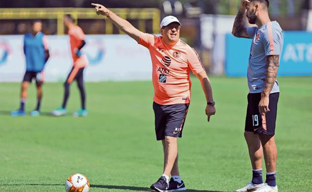 Miguel Herrera a ganar con otras piezas