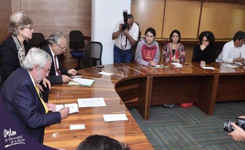 Graue firma pliego petitorio de estudiantes del CCH
