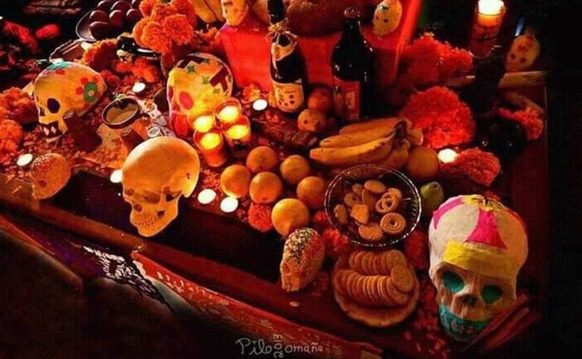 Colocan segunda ofrenda del Xantolo en SLP; vienen almas que murieron en desgracia