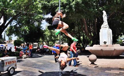 FOTOS. Pole dancers "toman" calles de SLP para realizar muestra en Día Nacional del Pole Urbano