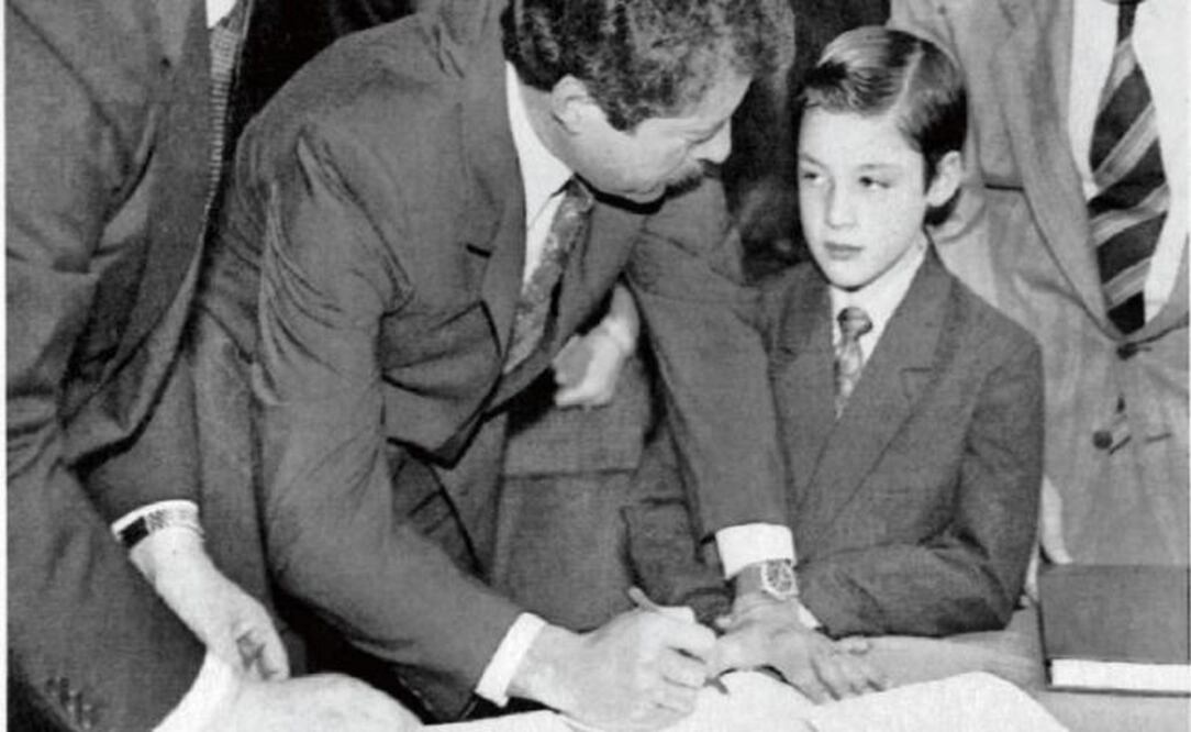 Luis Donaldo Colosio hijo iba con su padre a eventos de la campaña presidencial; la imagen se tomó 19 días antes de que mataran al candidato. (ARCHIVO EL UNIVERSAL)