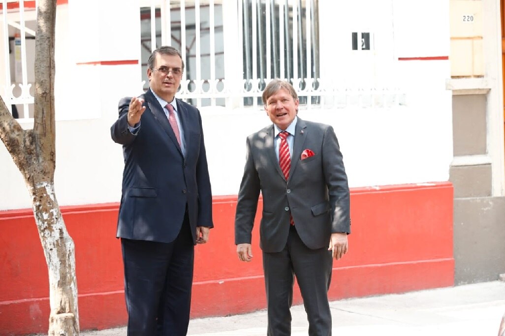 AMLO invita a Vladimir Putin y al Papa Francisco a toma de posesión