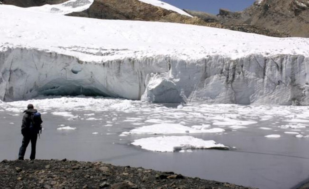 La mayor capa de hielo tropical del mundo, se deshace