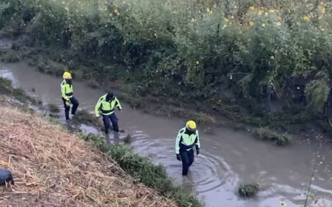 Buscan a niño arrastrado por cauce durante tormenta en León, Guanajuato