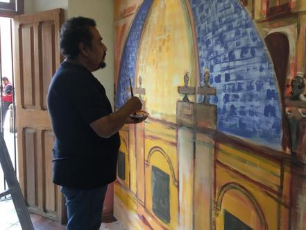 Con mural en el palacio municipal de SLP, el artista Miguel Meléndez rinde homenaje a edificios del Centro Histórico